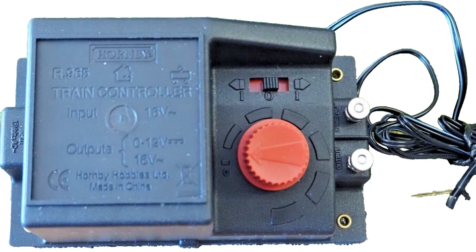Hornby C912 & R965 Standard Train Controller 16V AC Output & plug-in transformer - Image 2 of 4