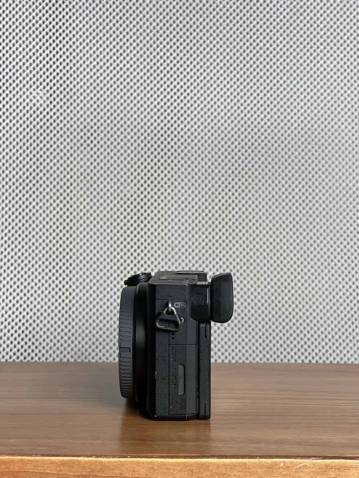 Sony Alpha 6300, foto 3 di 5
