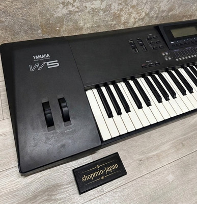 Yamaha W5 Workstation Synthesizer 76-Key Powers On Junk AS-IS from japan