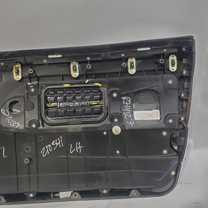 Used Part fits: 2002 Maserati SPYDER GT Grade B
