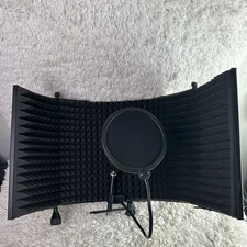 Curved microphone isolation shield - Black