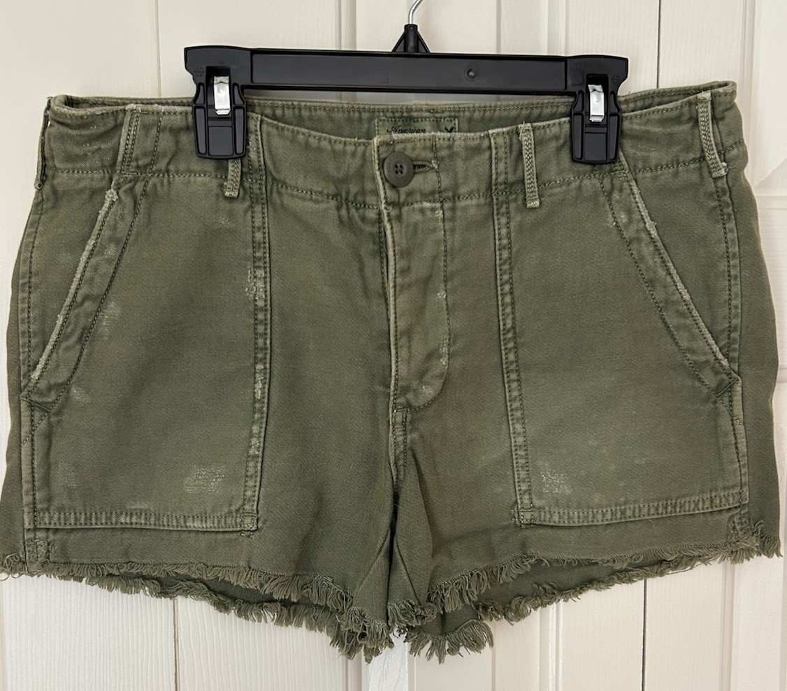 American Eagle Outfitters Shorts Women’s  Sz 2 Khaki Green Distressed Low Rise