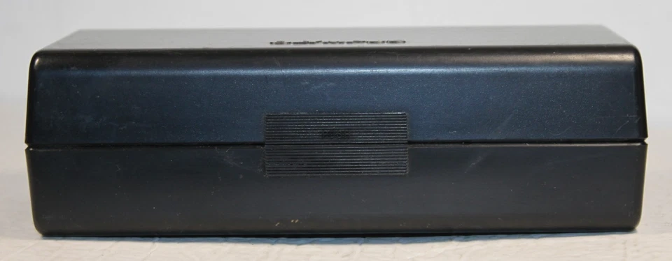 Estuche Olympus XA2 SOLO caja de plástico para cámara XA2 genuino OEM vintage Foto 2 de 4