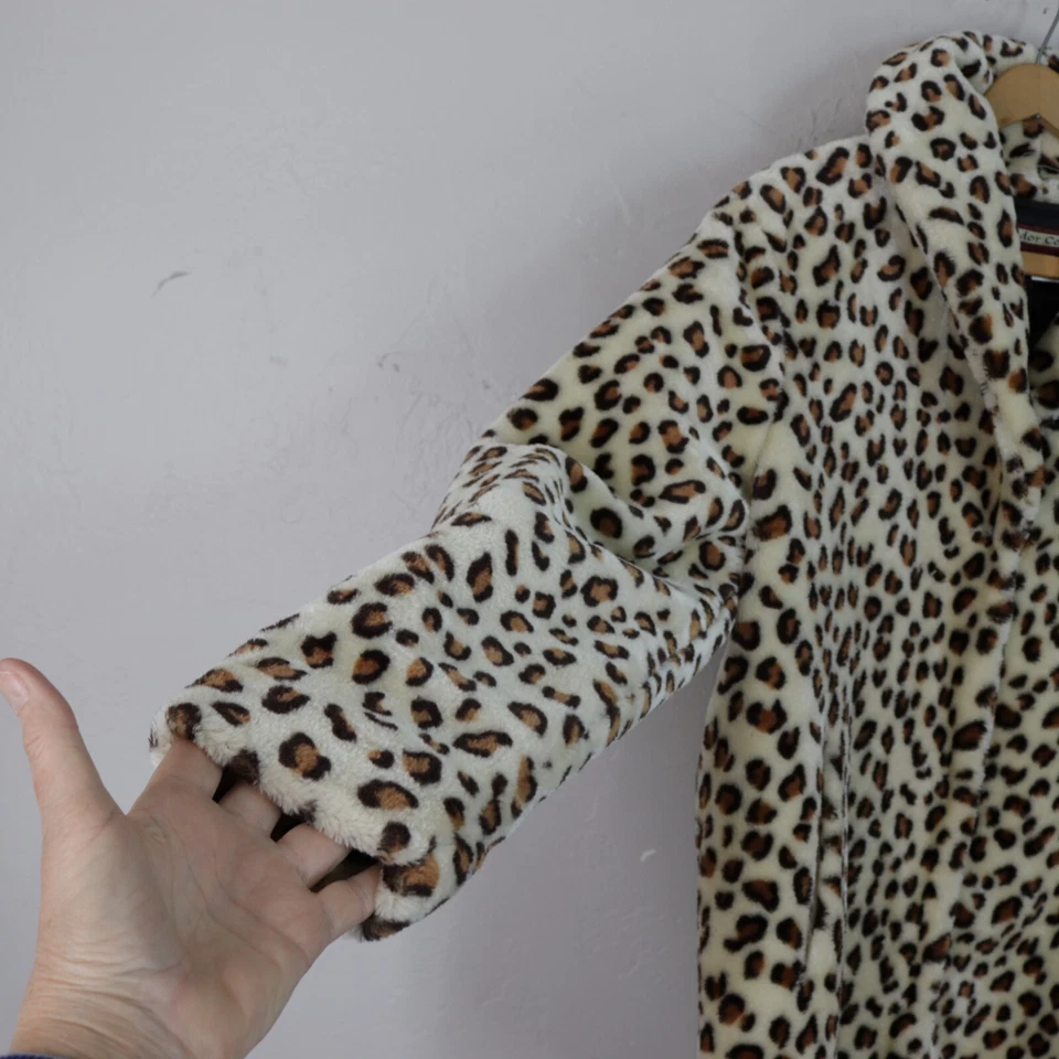 Abrigo Tudor Court M Leopardo Imitación Piel Polar Bolsillos Forro Acolchado Acurrucado a Presión Foto 3 de 4