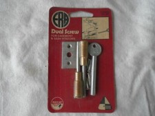 DUAL SCREW LOCKS