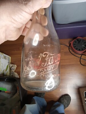 Vintage Ideal Farms Dairy Frederick, MD Pint Milk Bottle