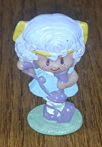 CHARLOTTE AUX FRAISES Vintage Strawberry Shortcake Kenner PVC Apple