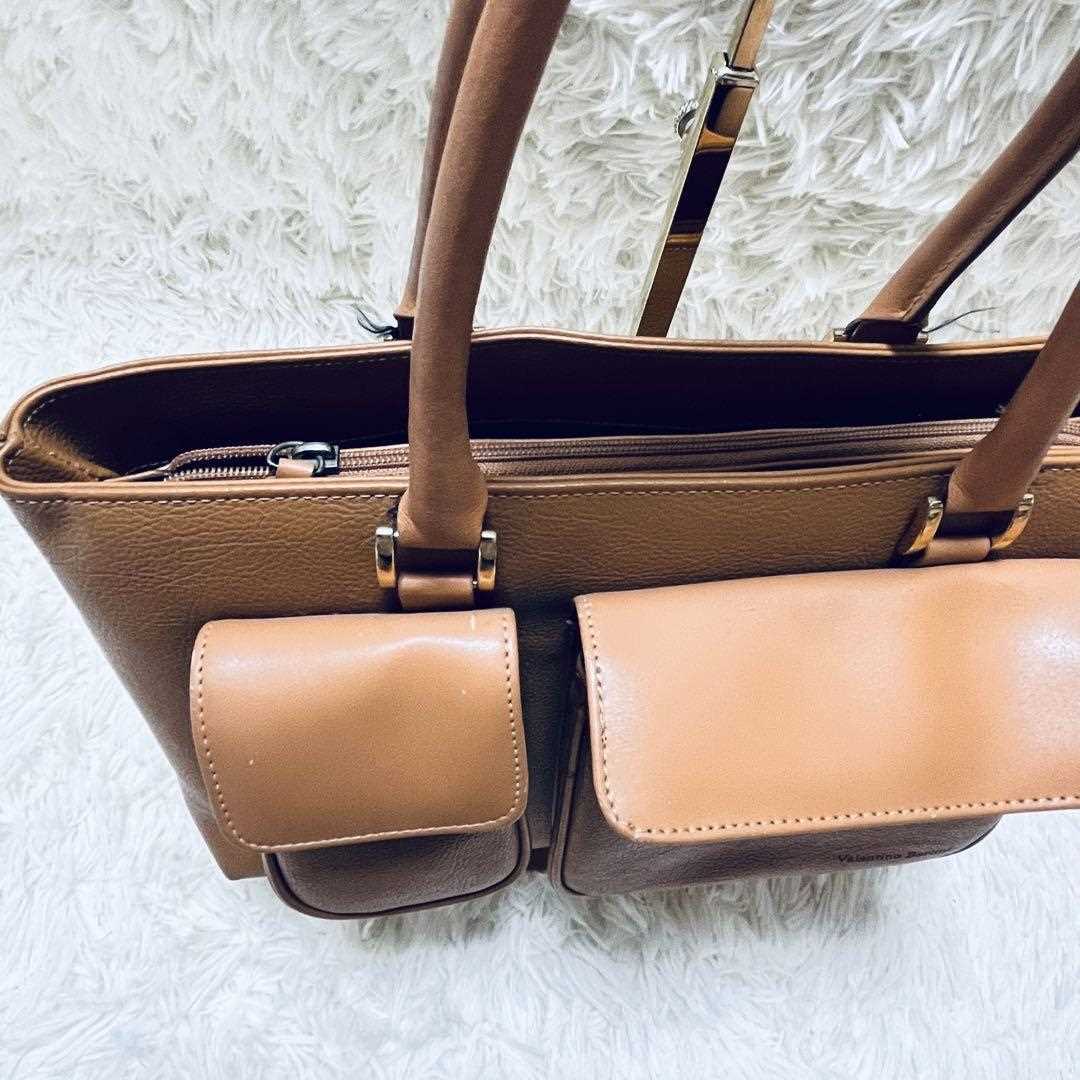 新品 VALENTINO BERTINI ブラウン レザーハンドバッグ Valentino Bertini] Handbag leather embossed logo brown beige
