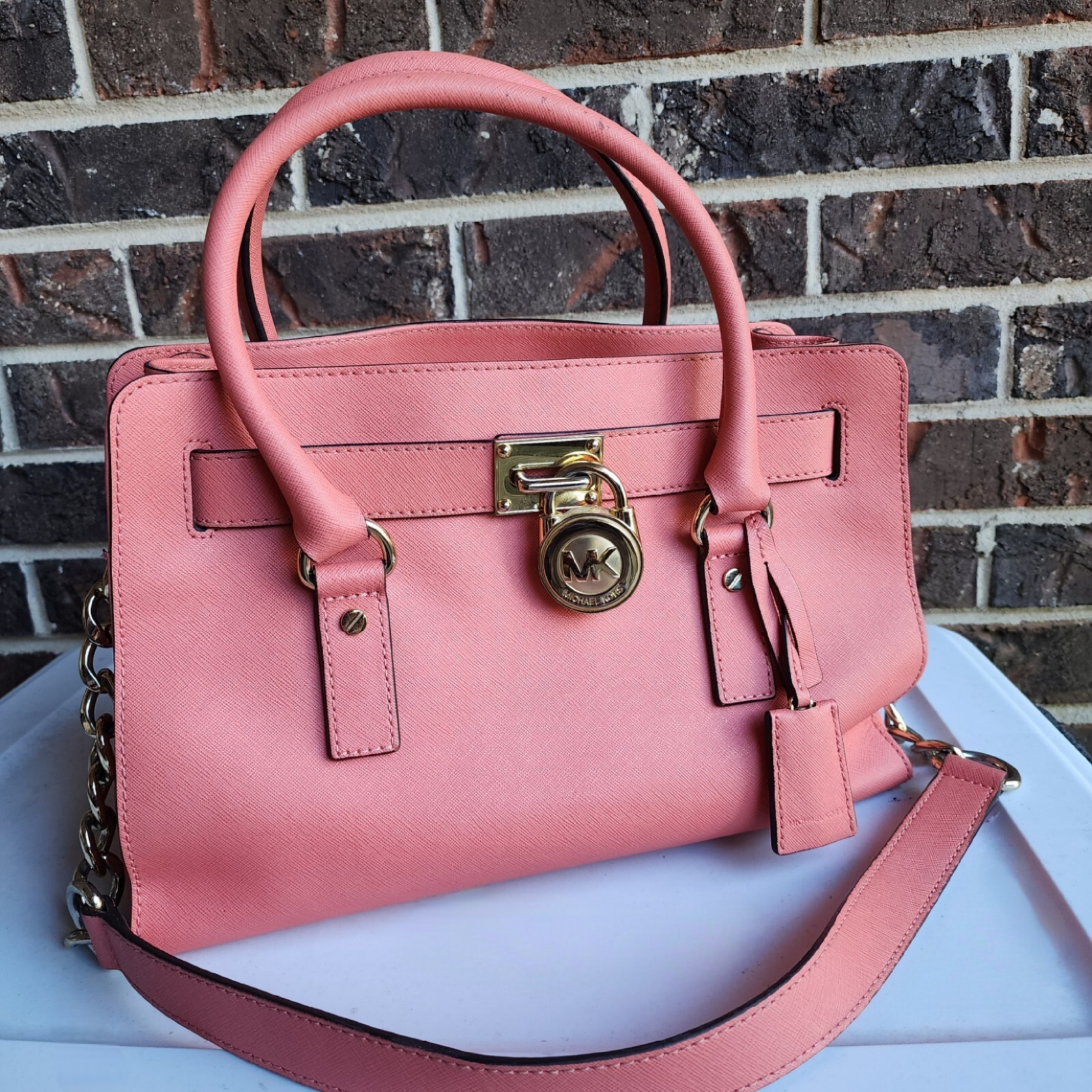 michael-kors-hamilton-east-west-satchel-saffiano-leat-gem