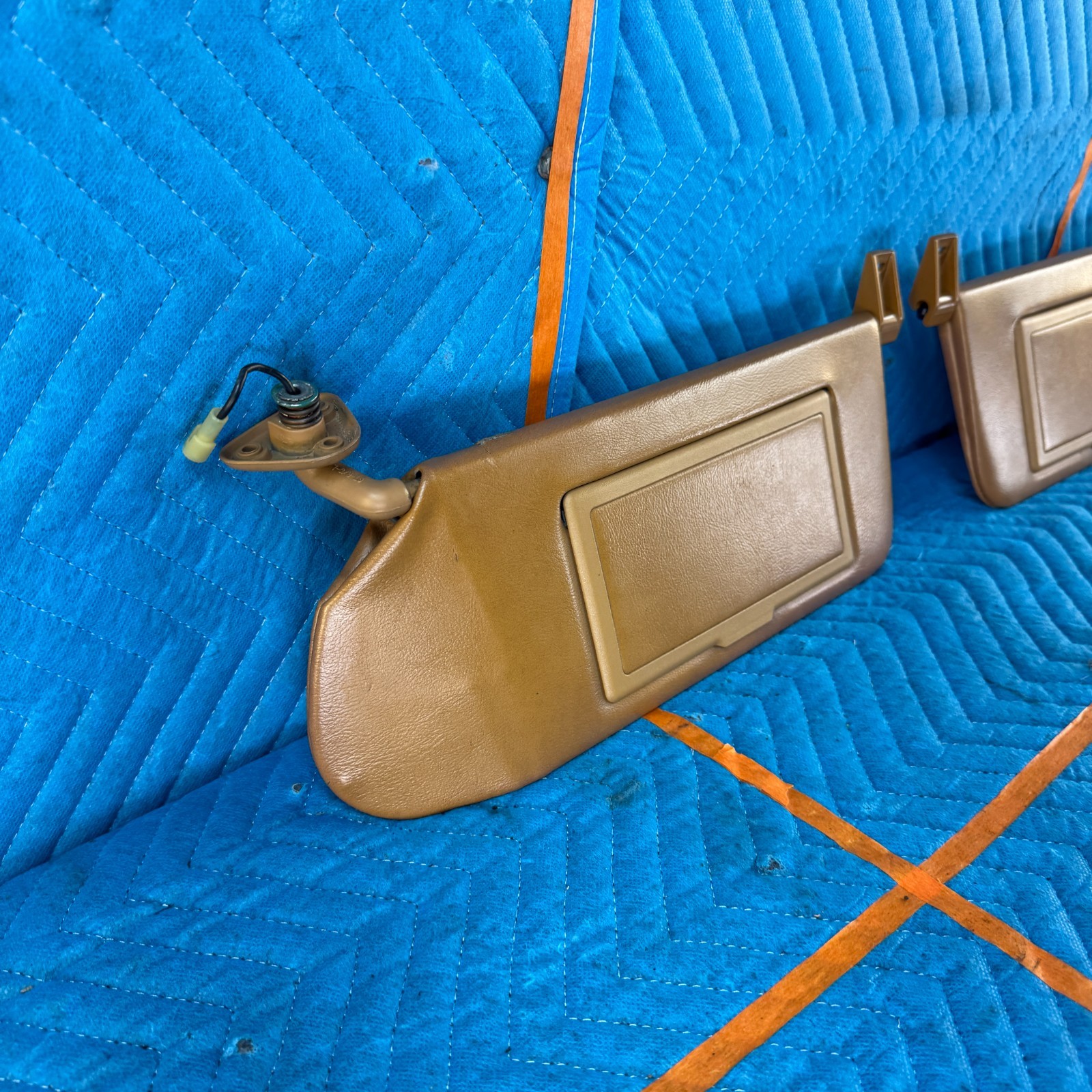89–91 CHRYSLER TC MASERATI 46K Sun Visor Set Lighted Mirror Ginger Tan OEM