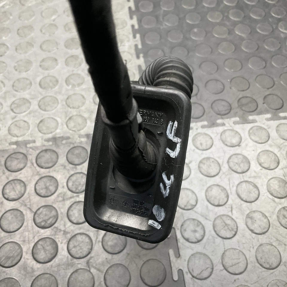 2010-2017 Volkswagen CC Front Left Driver Side Door Panel Wiring Harness OEM  - Image 3 of 4