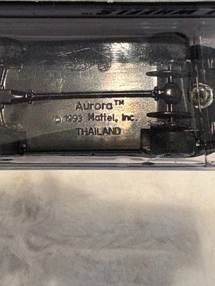 1999 Hot Wheels First Editions Olds Aurora Collector #1047 - Image 2 of 3