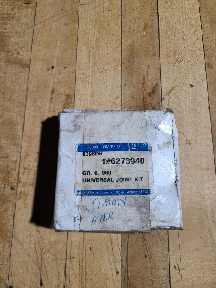  Front Axle Universal U-Joint OEM NOS GM 6273940 SPICER CHEVY GMC JIMMY 4x4 - Image 2 of 4