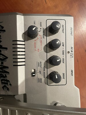 AKAI Professional Shred-O-Matic D1 Tube Solid State Hybrid