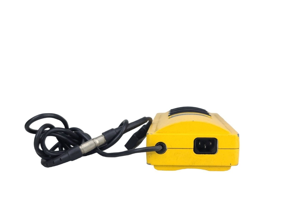 TRIMBLE GPS NAVIGATION 4-SLOT Battery Charger 240V 50-60Hz
