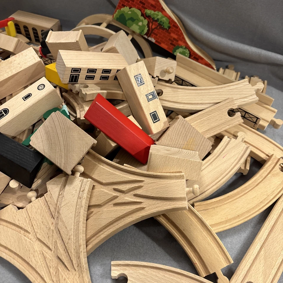 Lote de trilhos ferroviários de madeira BRIO trilhos de expansão interruptor reto curvo - Imagem 2 de 4