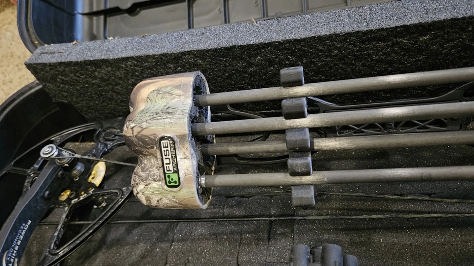 Bowtech BTX 31 Right-Handed 60-70lb Limbs - Image 2 of 4