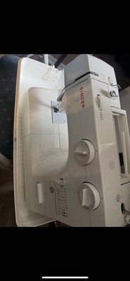 SINGER Sewing Machine Model 1120