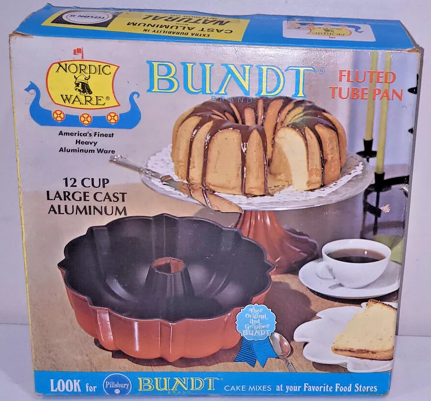 Nordic Ware 12 Cup Bundt Pan with Carrier 