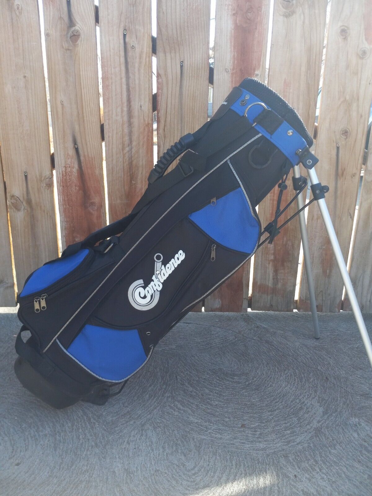 Confidence Kids Golf Bag 4 Way Divider Blue/ Black 30" Tall