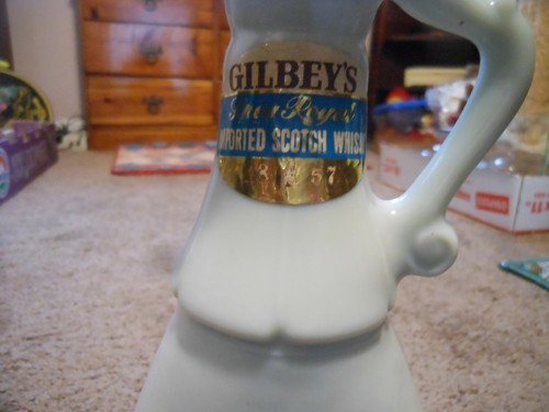 1963 GILBEY'S SPEY ROYAL SCOTCH WHISKEY MILK GLASS BOTTLE, BOATS, WINDMILL - Picture 4 of 12