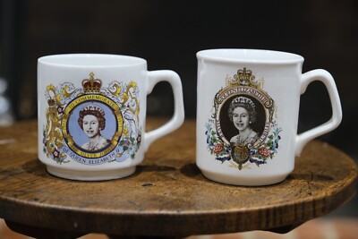 Zwei Vintage Queen Elizabeth II Silber Jubiläum Gedenktassen 1952-1977