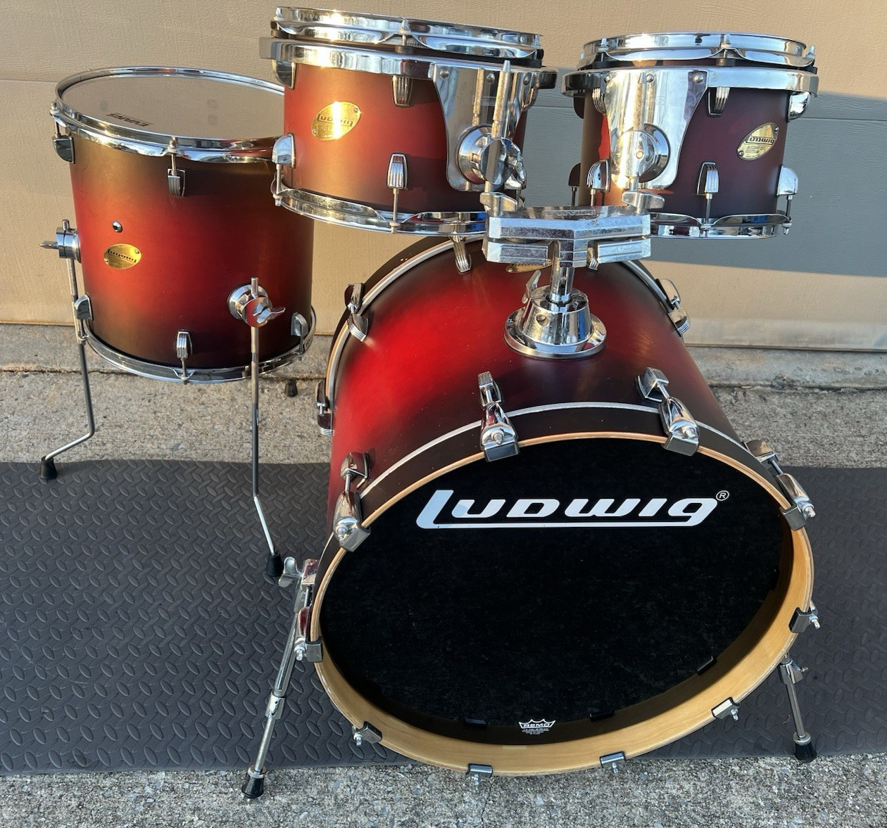 Ludwig Accent Custom 4 Pc Drum Shell Pack - 22, 10, 12, 14 Red/Black Burst READ