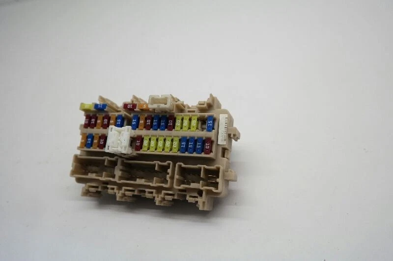 Nissan Pathfinder 2016 caja de fusibles interna Foto 2 de 4