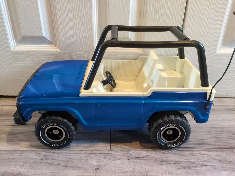 Vintage 70s TONKA Jeep Bronco MR-970 Vehicle Pressed Metal Toy - Image 4 of 4