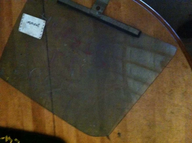 Puerta delantera izquierda Fiat Strada 79-82 cristal transparente Foto 4 de 4