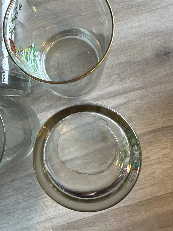 Conjunto vintage de 6 copos de bola baixa de férias árvore de Natal e presentes aro dourado - Imagem 4 de 4