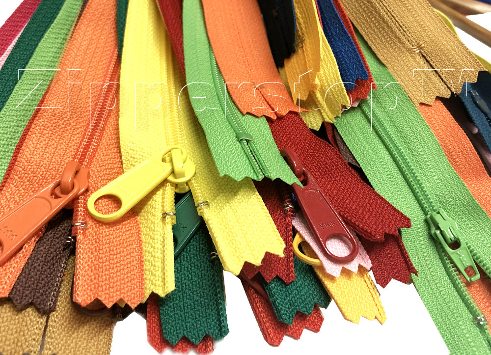 20 MIXED #4.5 Handbag and YKK #3 Nylon Coil Zippers in Vinyl Bag