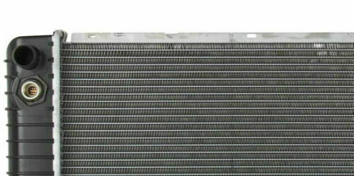 Radiator 1522 Fits 1999 CHEVY C2500 C1500 K1500 GMC C1500 1693 1792 2551 2317 - Image 3 of 4