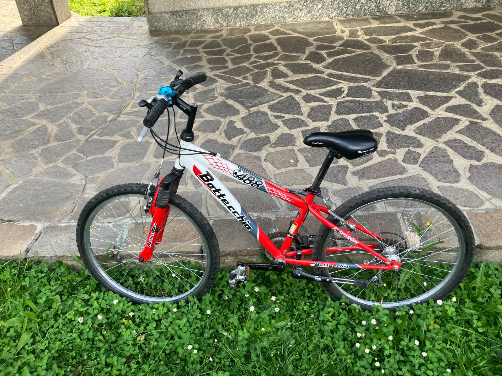 Foto 1 di 4