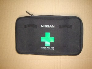 NISSAN PATHFINDER FIRST AID KIT BAG OEM NICE 05 06 07 08 09 10 11 12 13