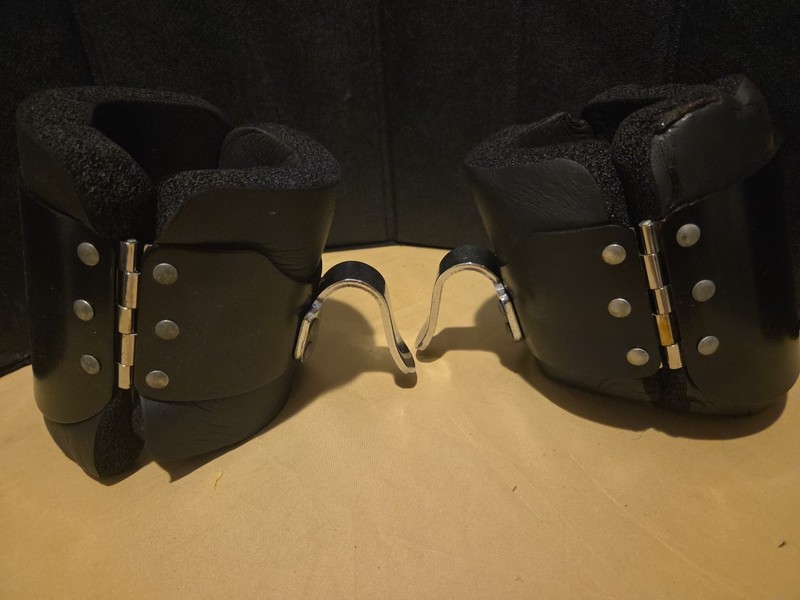 Sutekus Anti Gravity Inversion Boots - For Ab Crunch, Abdominal Sit Up, Hooks