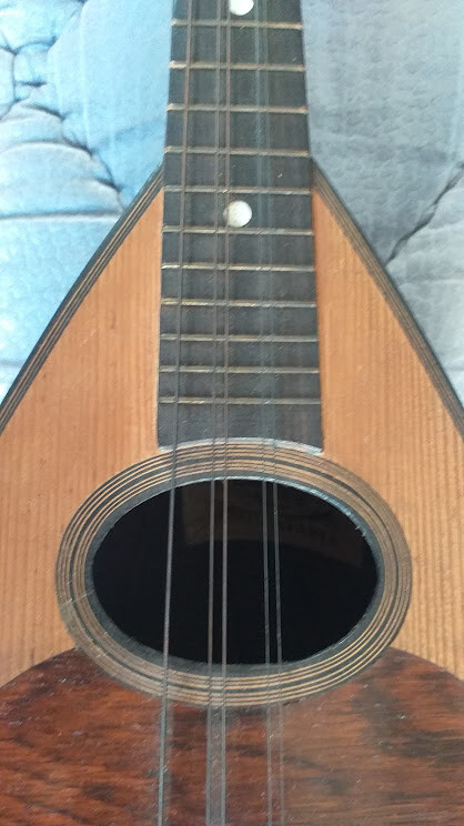 Old mandolin, made by Ditta R. Porto & Figli, Catania (Italy