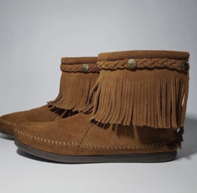 Minnetonka High Top Suede Ankle Boot Chestnut Back Zip  display picture 3