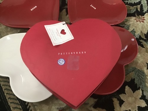 Pottery Barn Heart Pink White Valentine’s Snack Dessert Plates (4) NEW in Box - Picture 2 of 3