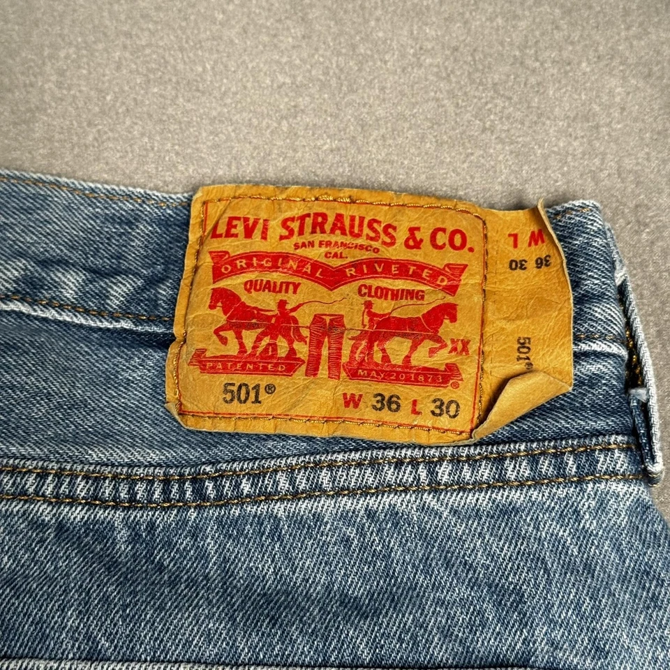 Jeans Levis 501 Para Hombre 36x30 Azul Lavado Claro Botón Mosca Pierna Recta Denim Clásico Foto 4 de 4