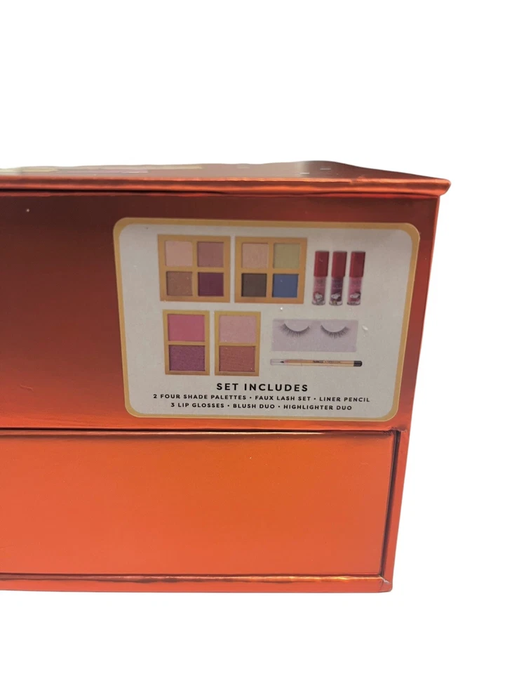 Profusion Cosmetics Peanuts Merry Christmas Charlie Brown Make Up Vanity Set - Image 3 of 4