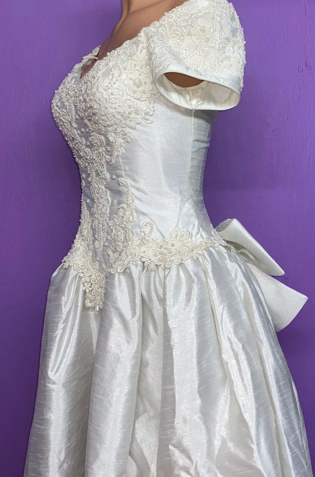 Eden Bridals women's Wedding Dress / size 6 - Image 4 of 4