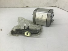 Bosch 1518 222 324 189 1/2" Bore x 2-7/8" L x 2-7/16" W Gear Pump