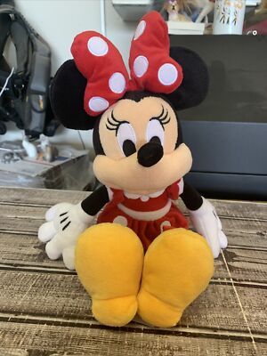 minnie mouse red polka dot dress AND BOW The Signature Volume Comes From A Petticoat And Tulle Layer Nendoroid Minnie Mouse: Polka Dot