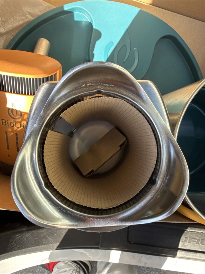 BioLite CampStove Electricity Generating Wood Stove Complete Cook Set