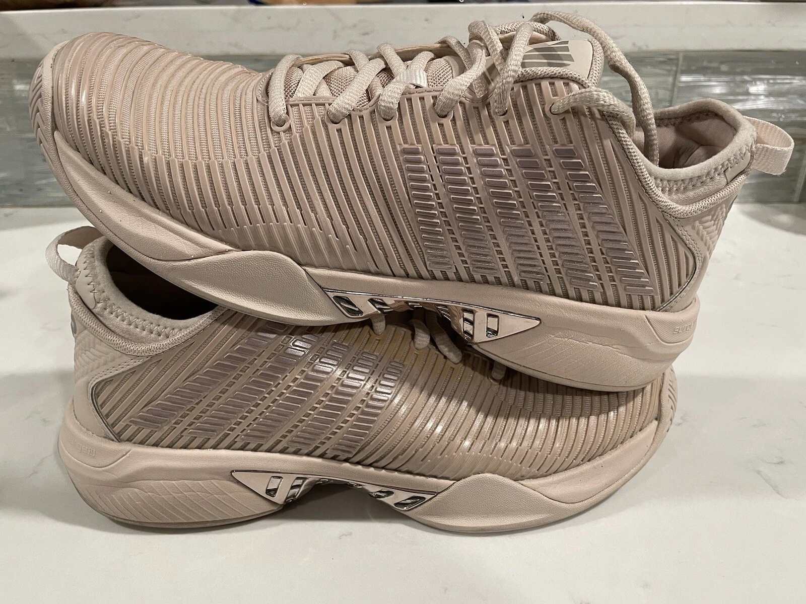 Chaussures de tennis femme K Swiss Hypercourt Supreme (teinte rose/or rose) taille US 10