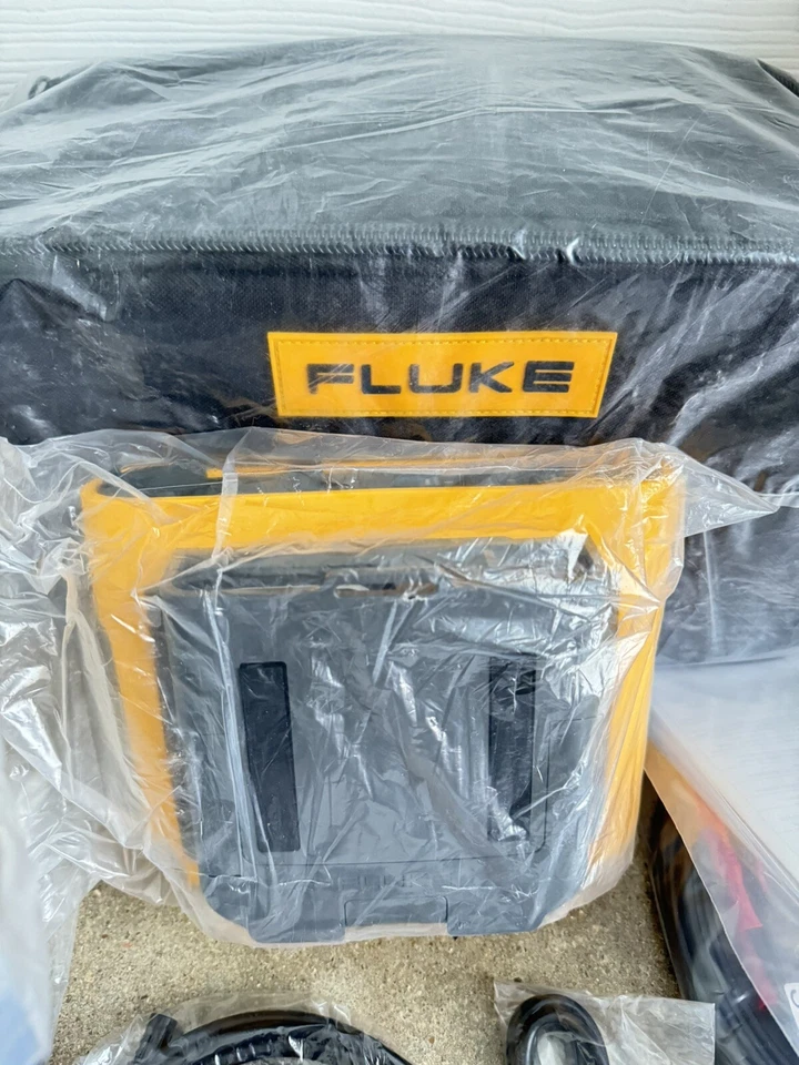 Fluke 1732 Three-Phase Energy Logger W / Iflex 1500-12 (CALIBRATED 2023-2024) - Image 4 of 4