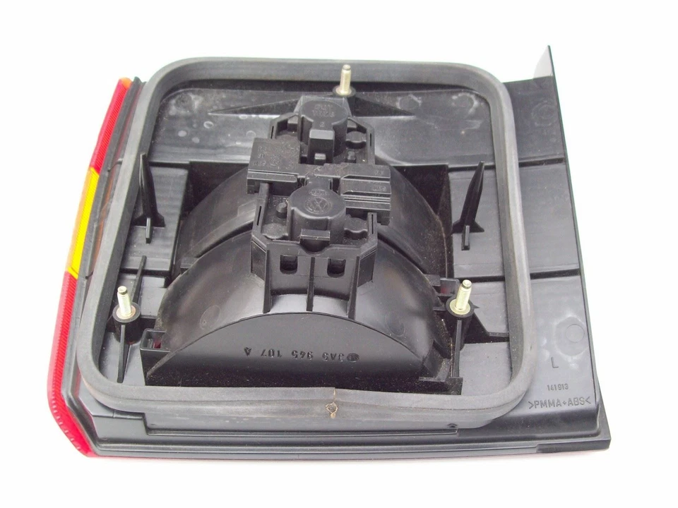 Оригинальный задний левый внутренний фонарь для салона VW Passat 3A5945107A 1994-1997 - Изображение 3 из 4