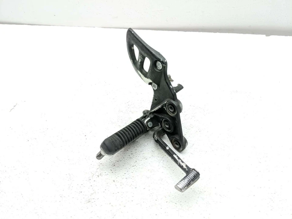99 07 Suzuki Hayabusa GSX1300R Right Front Driver Peg Rearset w/ Brake Pedal - Image 2 of 4