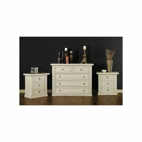 Set di arredi in legno massiccio per camere da letto